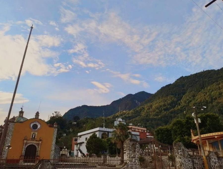 Templo y plaza municipal