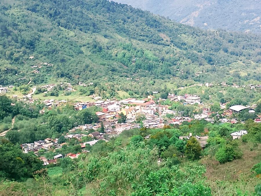 Vista aérea del pueblo desde lo alto del cerro